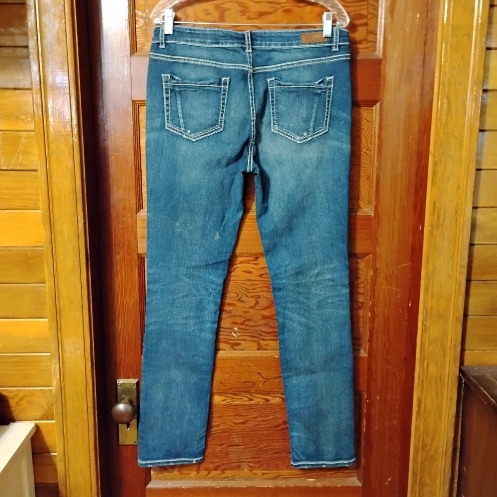 Size 32 slim straight jeans